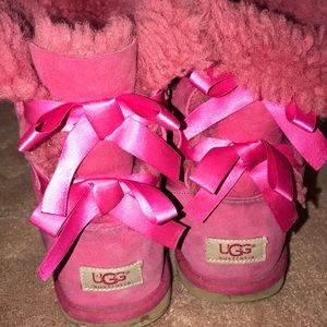 Pink bow uggs
